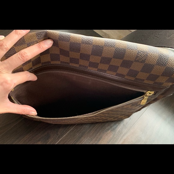 Louis Vuitton classic men messenger bag - Picture 7 of 16